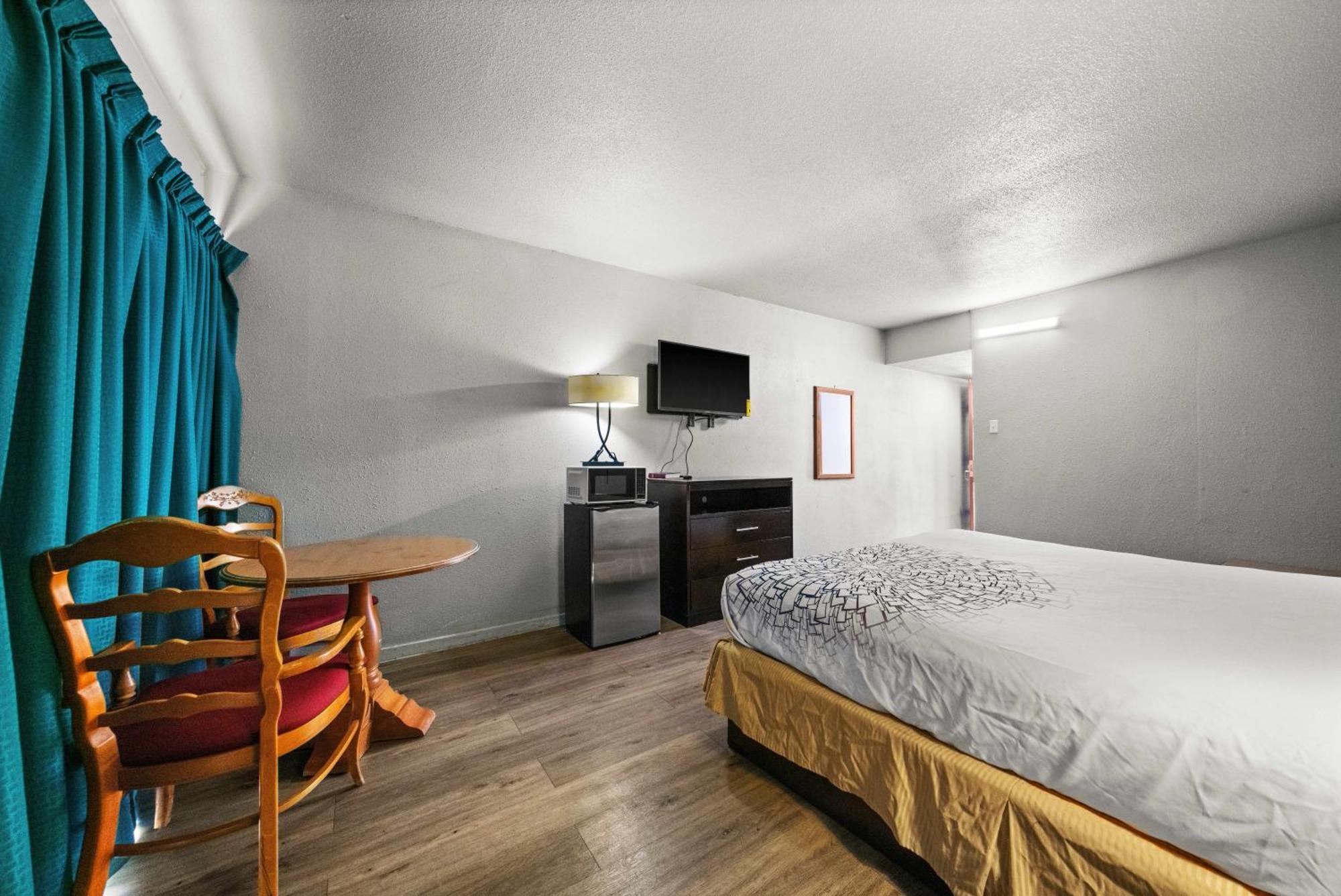 Executive Inn Rusk Экстерьер фото